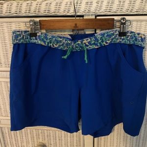 Columbia fishing shorts ( Never worn )